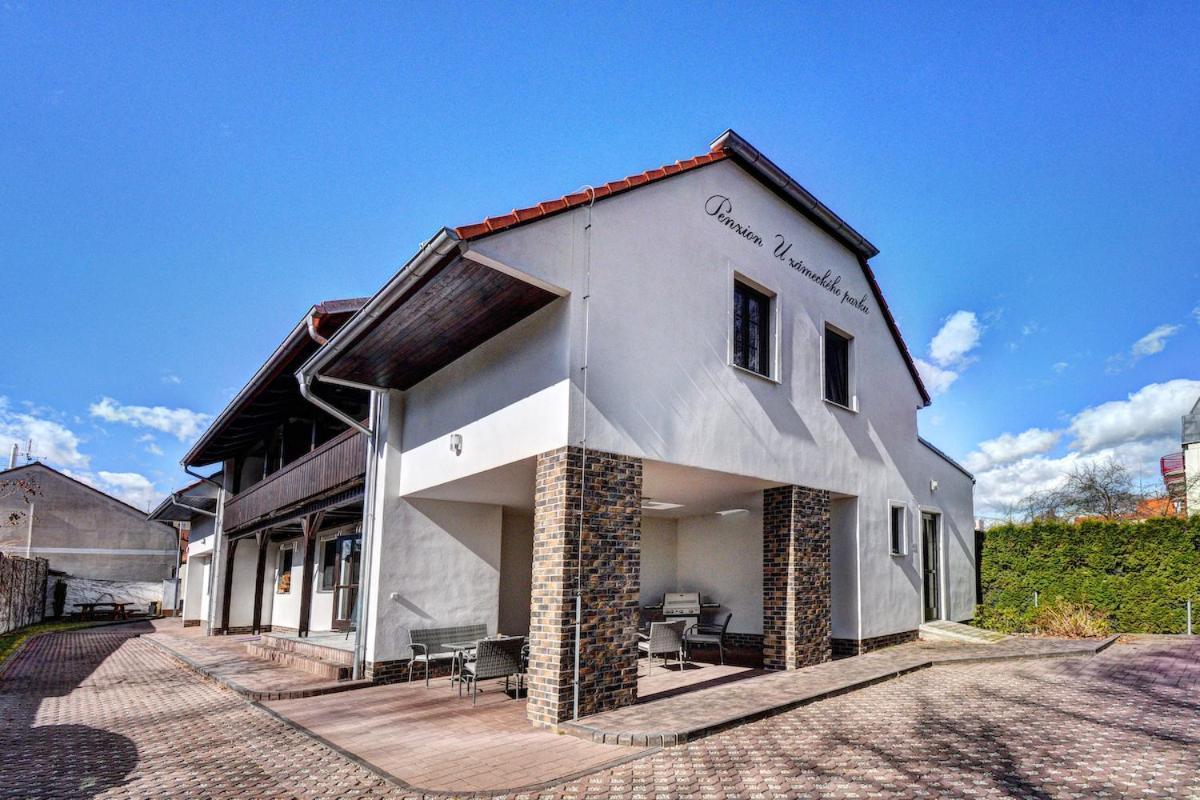 Penzion U Zameckeho Parku เชบอนย์ ภายนอก รูปภาพ